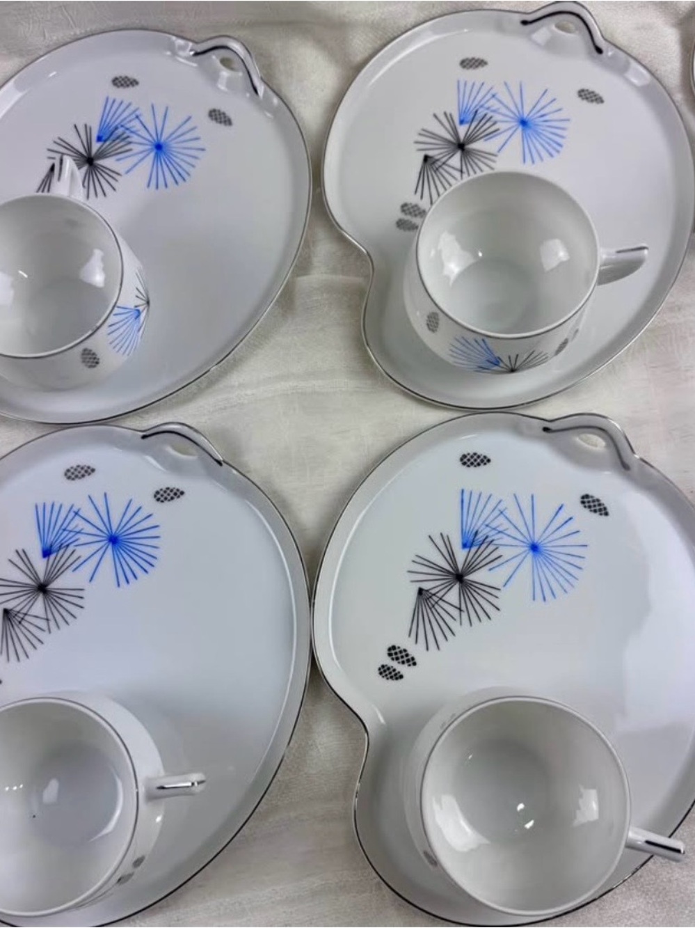 Vintage MCM  Pine Cones and Needles Atomic Snack Plates & Tea Cups